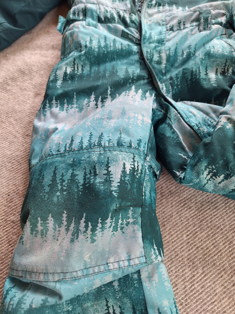 L.L. Bean Cold Buster Snowsuit, Size 5-6 - Picture 2 of 5